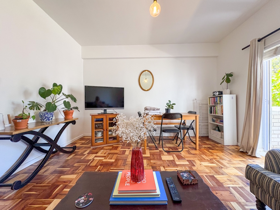 2 Bedroom Property for Sale in Vredehoek Western Cape